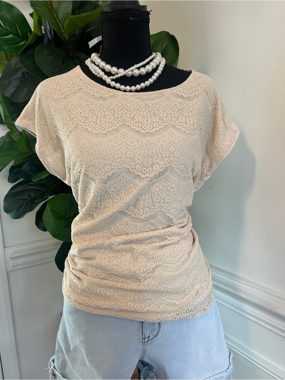 Faded Glory Cream Lace-Pattern Short Sleeve Tee